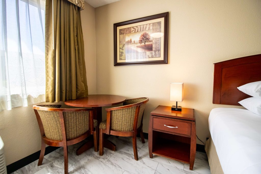 King room seating area
